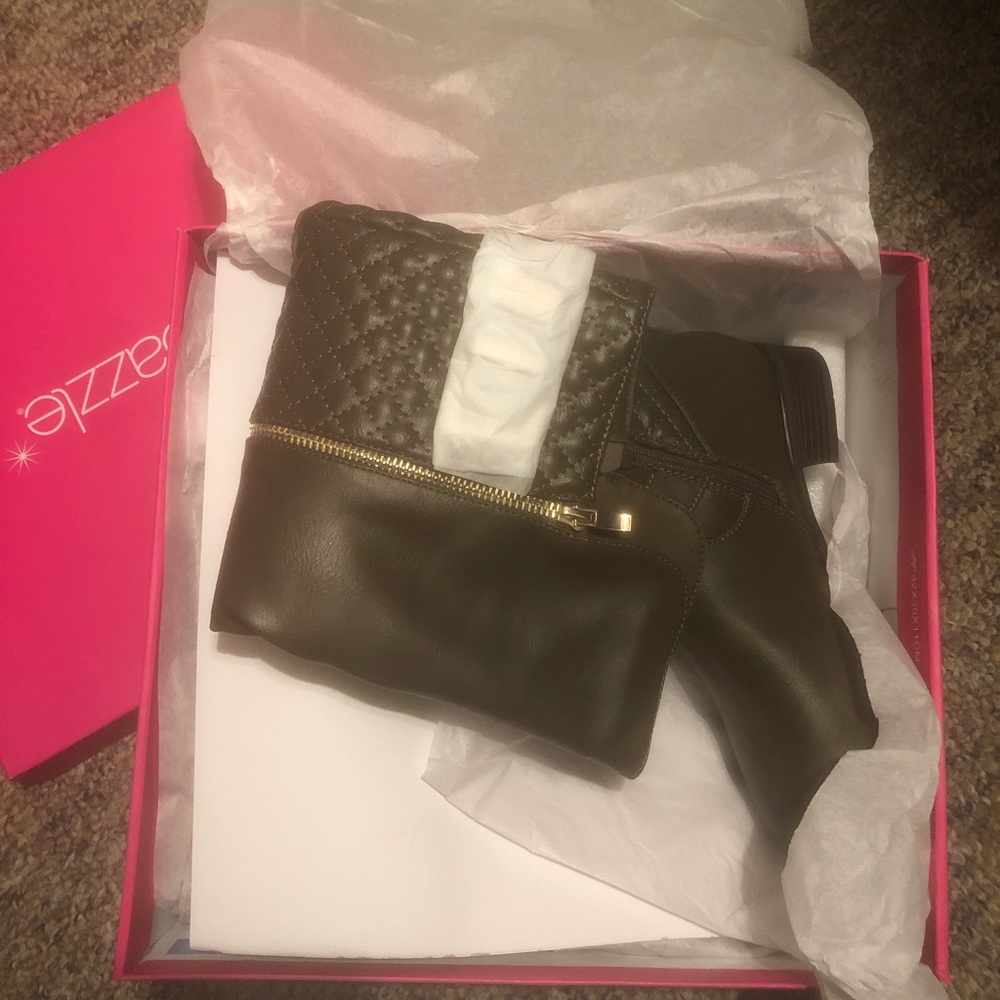 Gorgeous Riding Boots - Picture 4 of 5